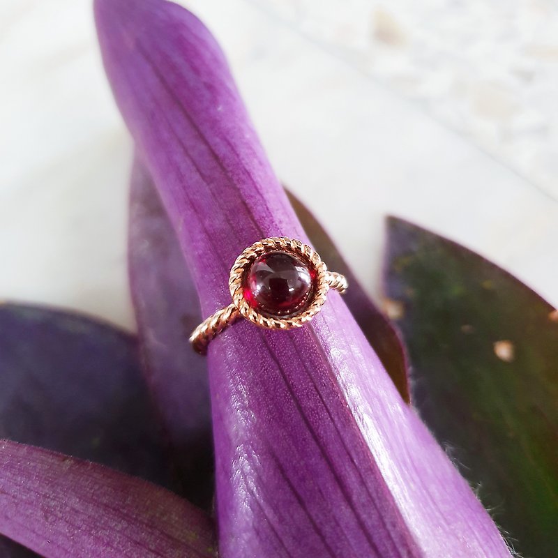 92.5 sterling silver ring with red garnet  18K Pink Gold Plated - 戒指 - 纯银 