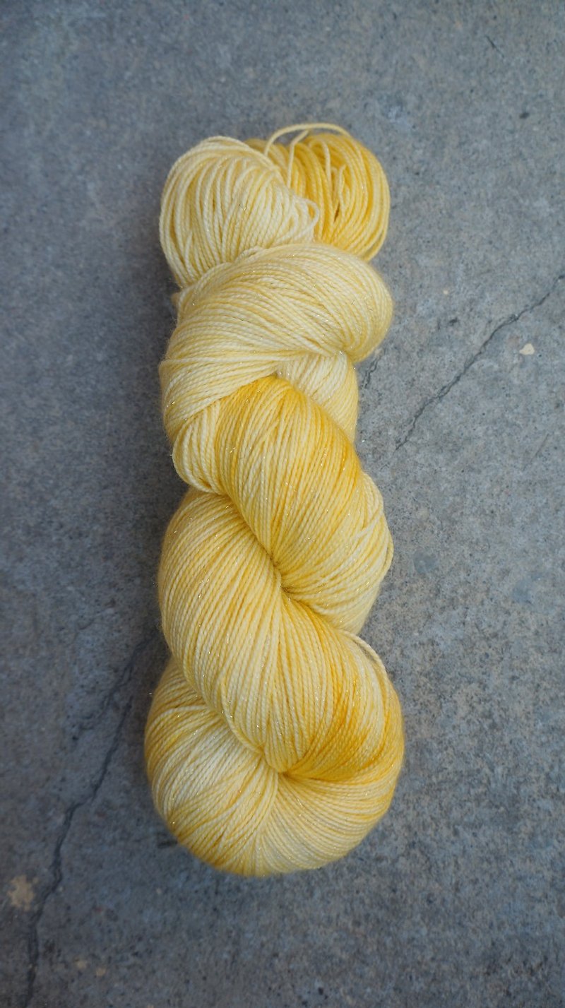 手染线。甜莱姆(火花)(4ply袜线) - 编织/刺绣/羊毛毡/裁缝 - 羊毛 
