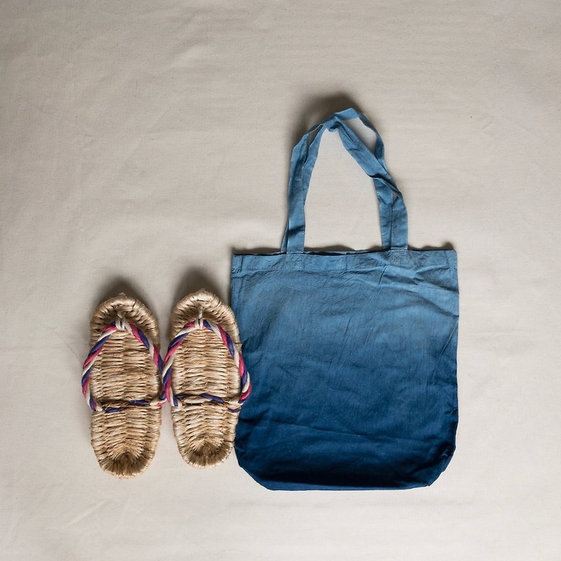 日本製 Hemp 草履 Zouri & Cotton Tote bag Indigo dyed 藍染 - グラデーション染めバッグ made in Japan - 男款休闲鞋 - 棉．麻 蓝色