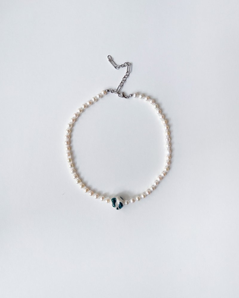 陶瓷x玻璃 扭牛糖珠派对项链 绿x珍珠 Ceramic Glass Necklace - 项链 - 珍珠 白色
