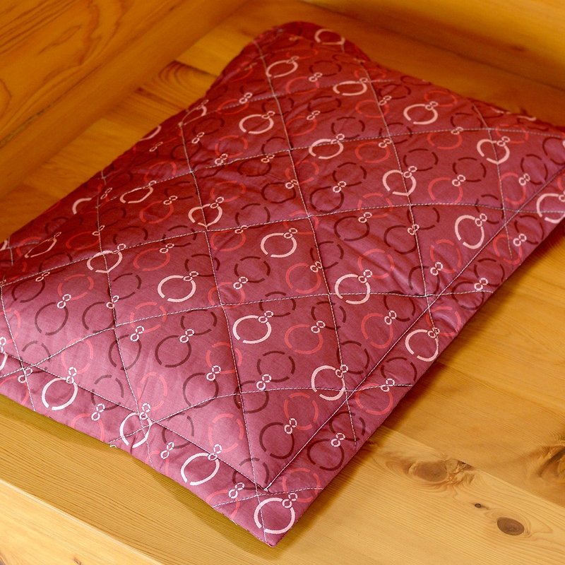 台湾桧木球珠舒活枕-典雅红|用通过SGS检验合格打造卧室安心睡眠 - 枕头/抱枕 - 木头 金色