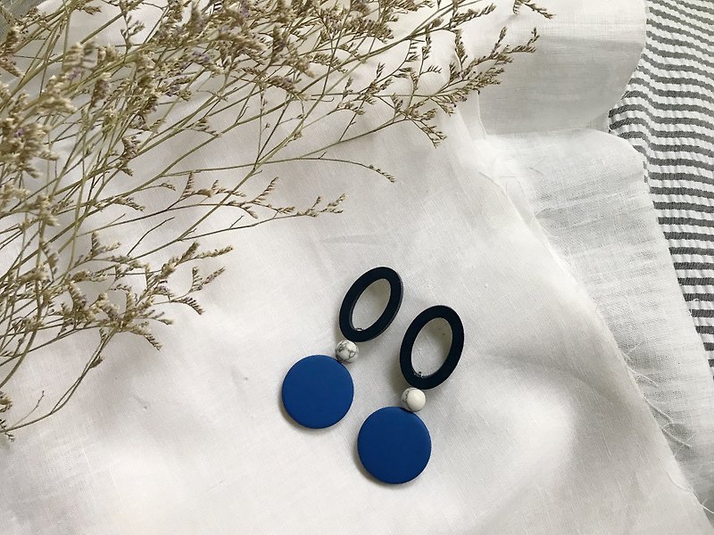 复古椭圆蓝木珠与圆蓝木珠耳环 - 耳环/耳夹 - 木头 蓝色