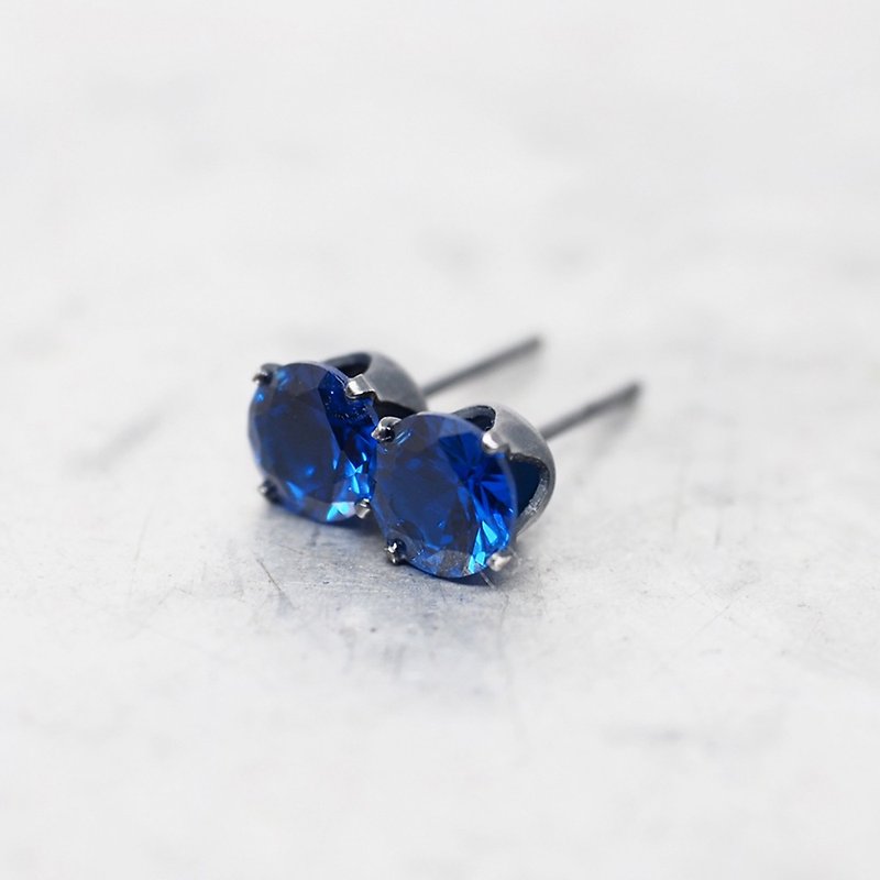 Blue Spinel Black Stud Earrings - Black Sterling Silver - 6mm Round - 耳环/耳夹 - 其他金属 蓝色
