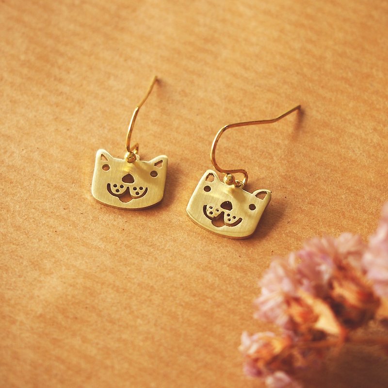 Lovely dog brass earrings (Handmade) - 耳环/耳夹 - 铜/黄铜 金色