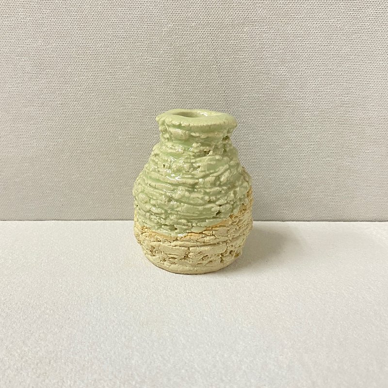 【永皴烧】手工陶瓷 小型花器 花瓶 生活家饰 - 花瓶/陶器 - 瓷 多色
