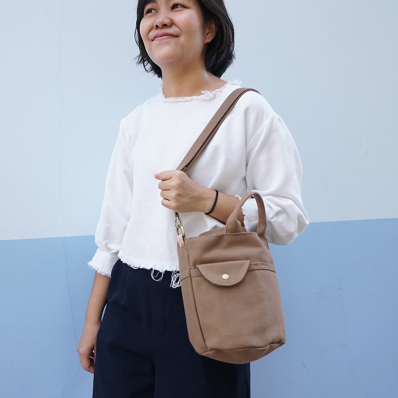 Mini Drawstring Bag brown color - 束口袋双肩包 - 其他材质 咖啡色