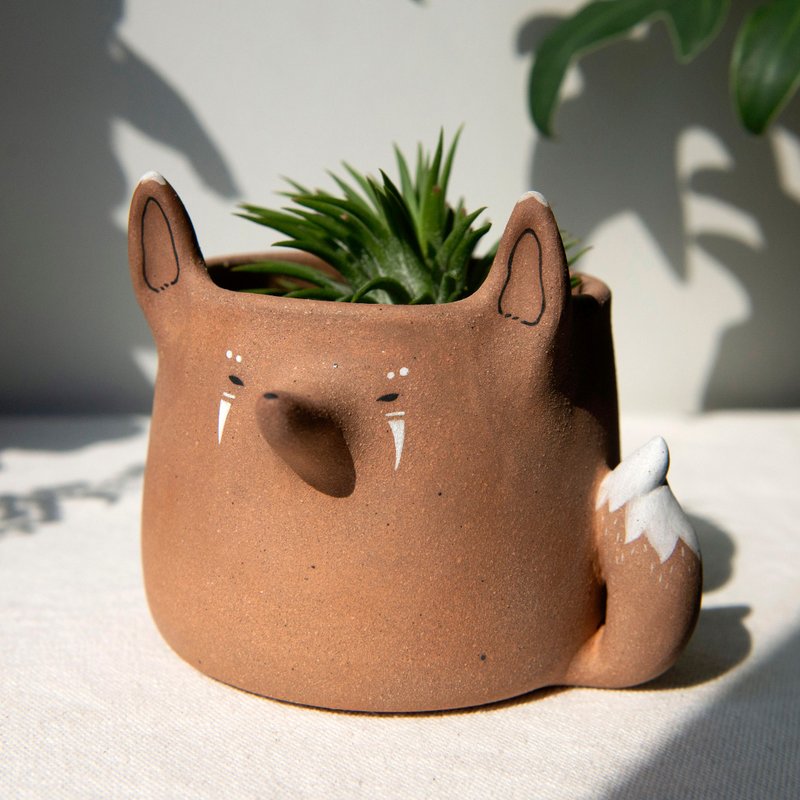 Mid-brown tribal fox planter. Handmade plant pot. - 花瓶/陶器 - 陶 