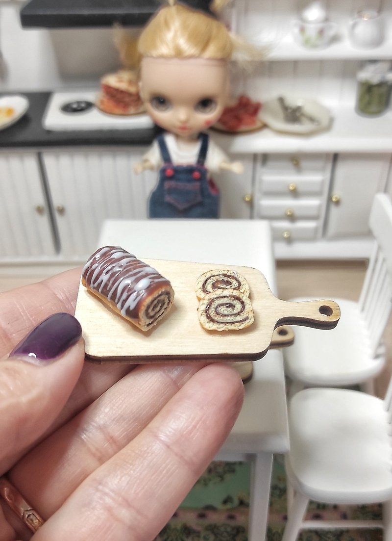 娃娃和娃娃屋的巧克力糖卷 - 玩偶/公仔 - 粘土 