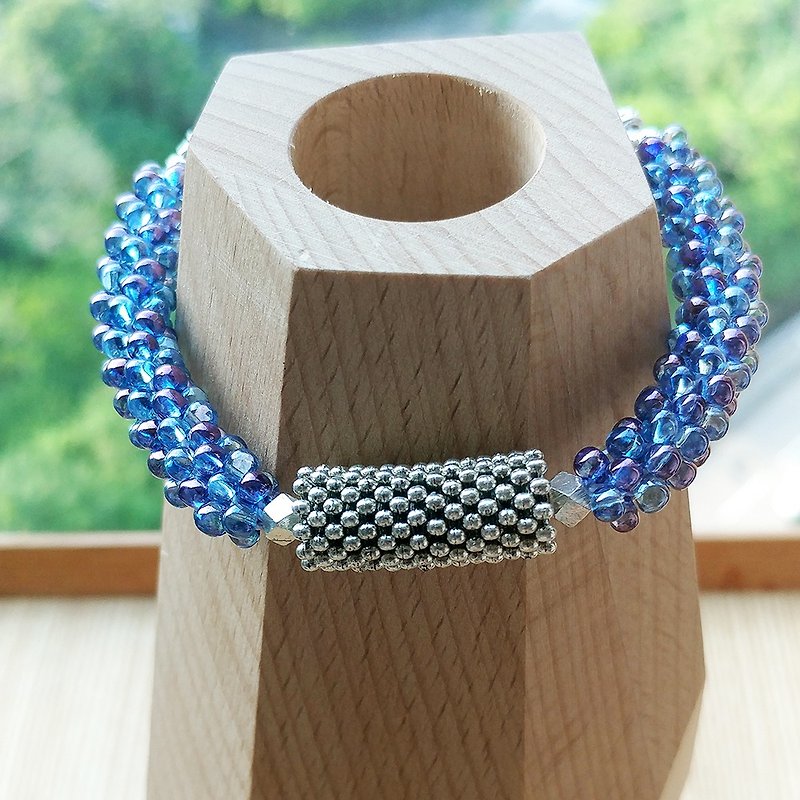 Crystal Blue 日本水滴玻璃珠手链 / 全人手编织 - 手链/手环 - 其他材质 蓝色