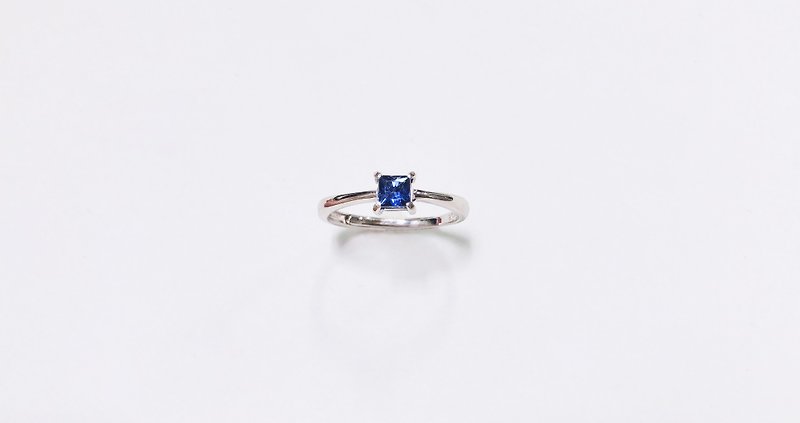 方形蓝宝石戒指 有烧 925纯银 手工镶嵌 - 戒指 - 宝石 