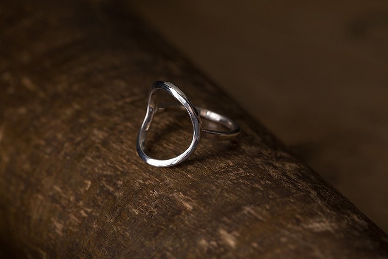 Circular 回圈 纯银戒指 925 Silver Ring - 戒指 - 其他金属 银色