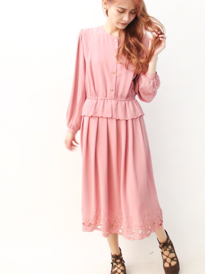 日本制复古花朵刺绣裙摆粉色长袖古着洋装 Japanese Vintage Dress - 洋装/连衣裙 - 聚酯纤维 粉红色