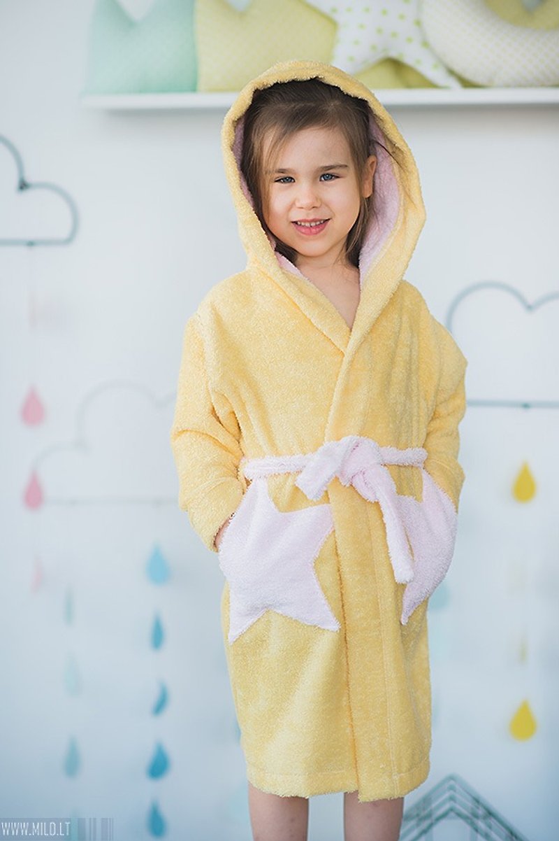 Yellow bathrobe with star pockets and hood for kids - 其他 - 棉．麻 黄色