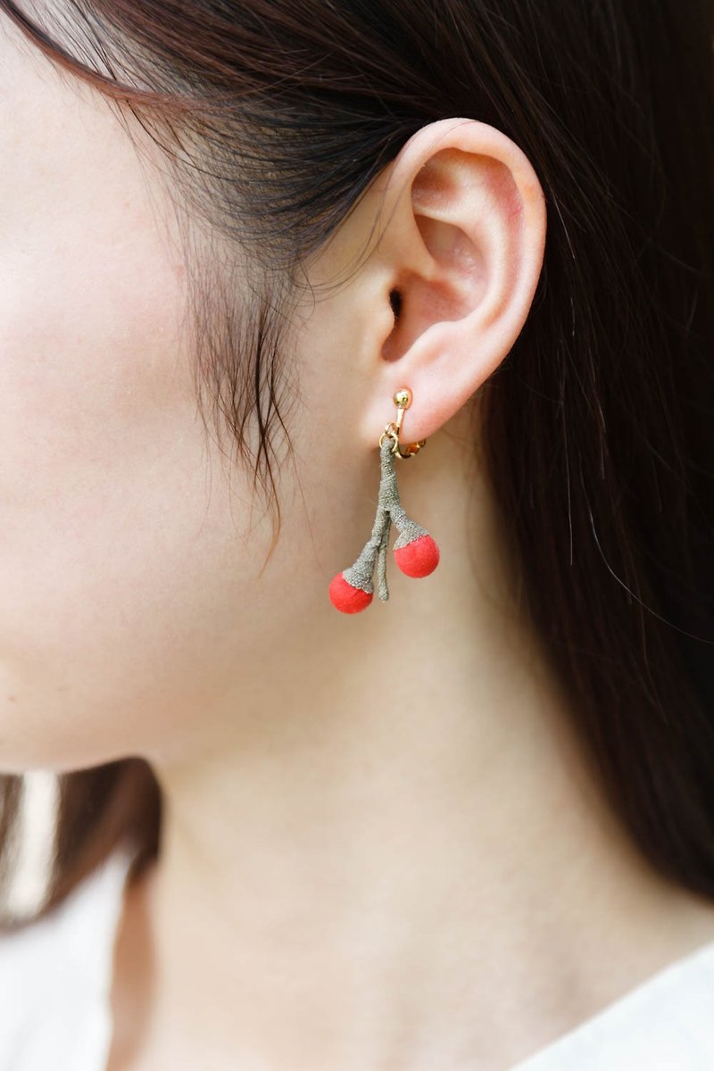 茶籽 耳环 耳饰 手作布花 植物 原创设计 - 耳环/耳夹 - 棉．麻 红色