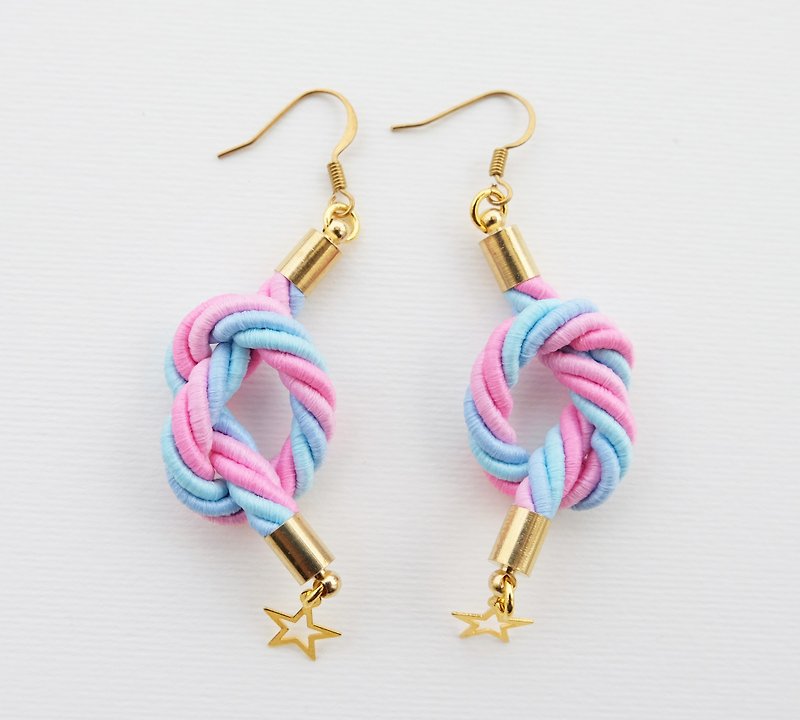 Pink and blue knotted rope earrings with tiny stars - 耳环/耳夹 - 纸 粉红色