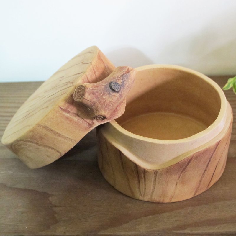 手作仿木纹圆盒 - 收纳用品 - 陶 咖啡色