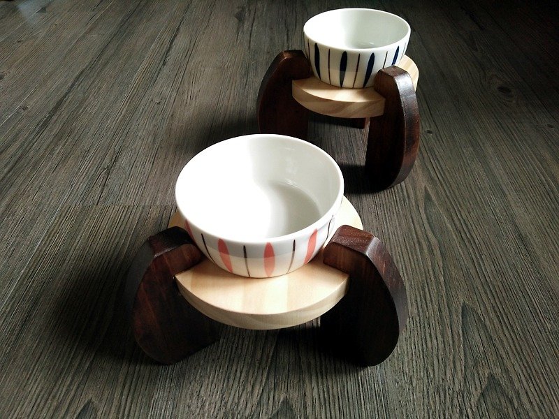 毛小孩餐桌系列--[小飞碟降落]  2入组合价 (原木X手作X日本可爱瓷碗) - 碗/碗架 - 木头 咖啡色