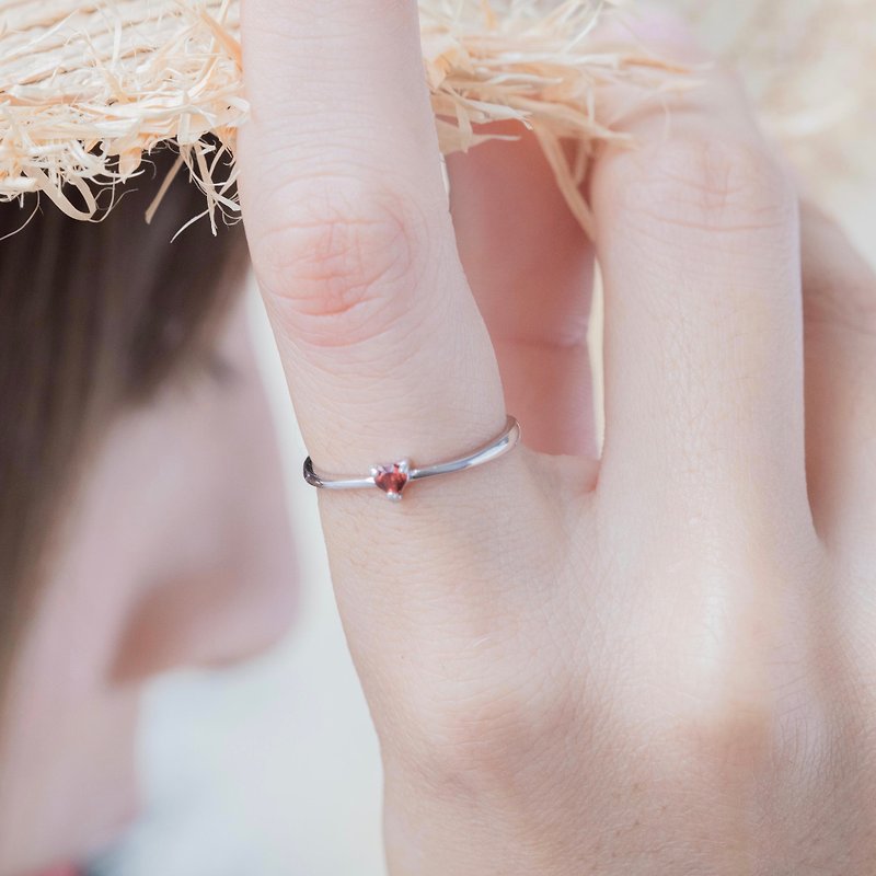 石榴石925纯银心形宝石爪镶戒指 可调式戒指 - 戒指 - 宝石 银色