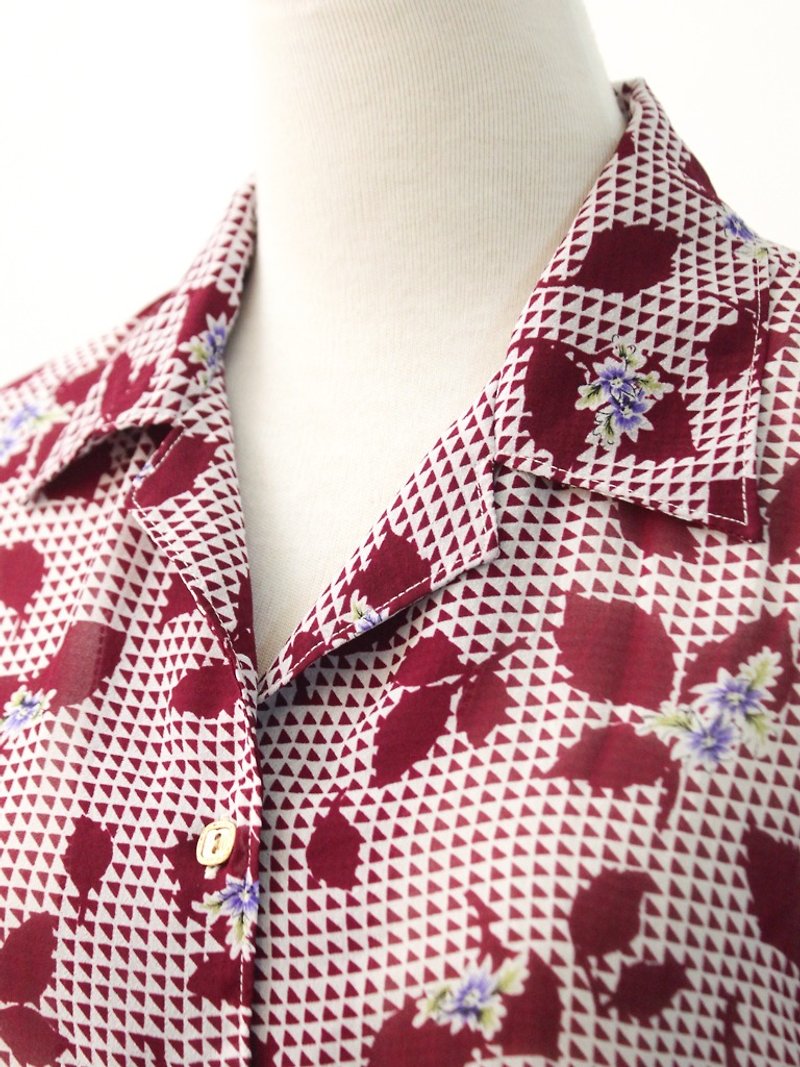 复古日本制酒红色叶子花朵v领短袖古着衬衫 Vintage Blouse - 女装衬衫 - 聚酯纤维 红色