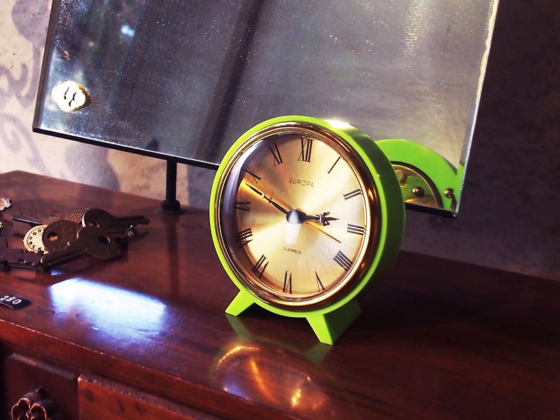 EUROPA 古董 机械式 德国可爱小钟 绿色 - 时钟/闹钟 - 其他金属 绿色