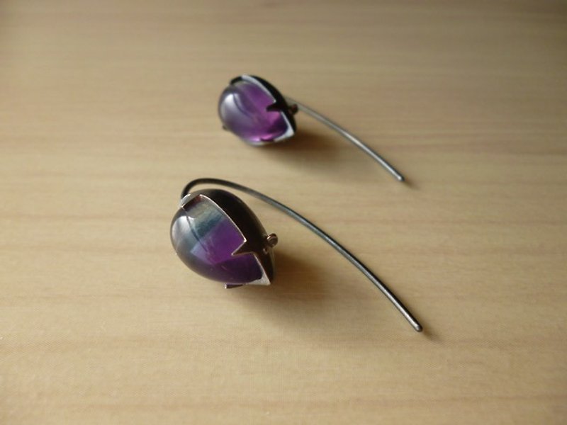 ネズミのピアス　 - 耳环/耳夹 - 宝石 紫色
