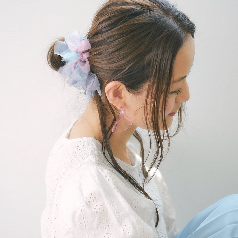 mini | アジサイ | 彩る咲き編みバレッタ/ヘアクリップ - 发饰 - 聚酯纤维 蓝色