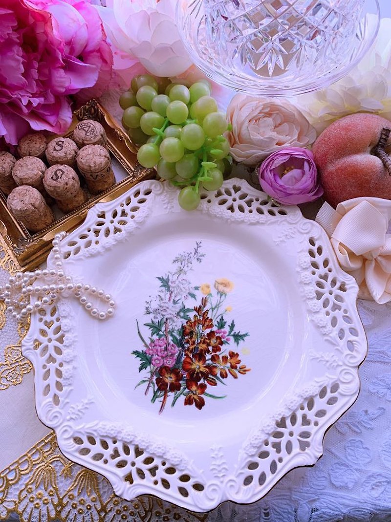 英国瓷器 Royal creamwar手绘黄玫瑰古董蛋糕盘 点心盘餐盘水果盘 - 浅碟/小碟子 - 瓷 多色