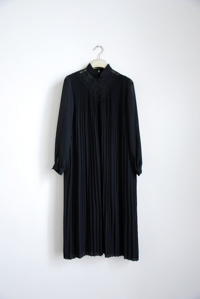 古着镂空蕾丝百折黑洋装 - 洋装/连衣裙 - 其他材质 