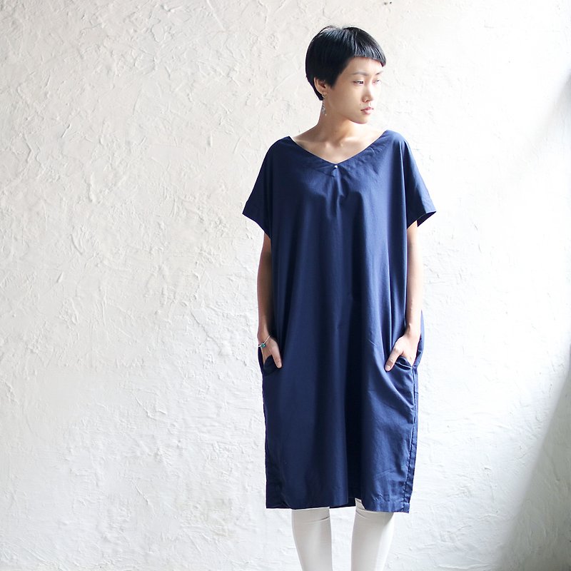 Omake亚麻缀绿松石V领洋装(蓝) - 洋装/连衣裙 - 棉．麻 蓝色