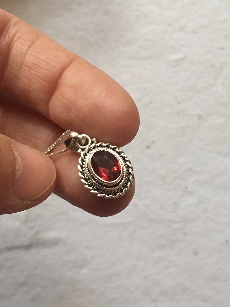 红石榴石 吊坠 吊饰 项链 925纯银材质 尼泊尔 手工制 - 项链 - 半宝石 