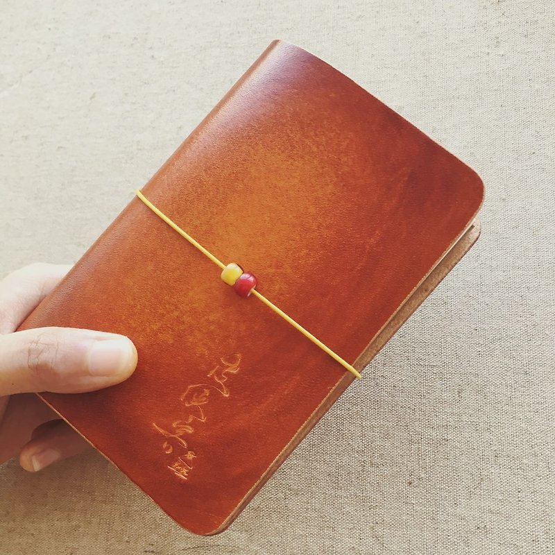 護照款TN旅行筆記本 義大利植鞣革 手工紅棕色擦染 手工皮具客製 - 笔记本/手帐 - 真皮 红色