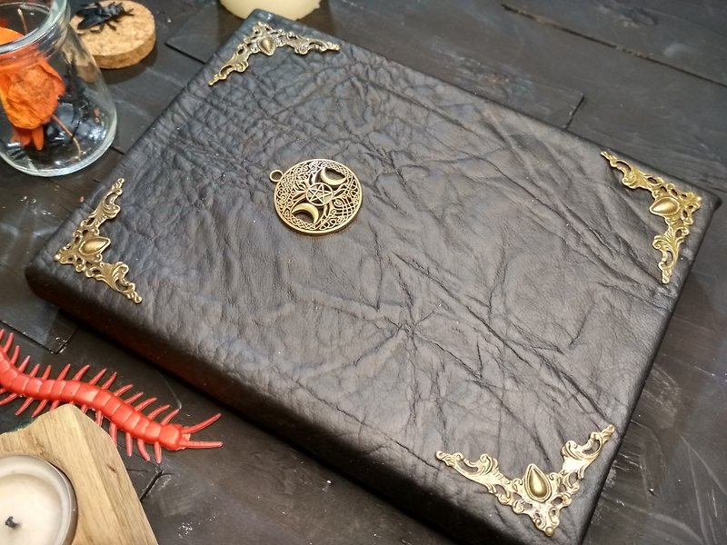 Practical magic book of shadows Old spell  book Witch grimoire journal handmade - 笔记本/手帐 - 纸 黑色
