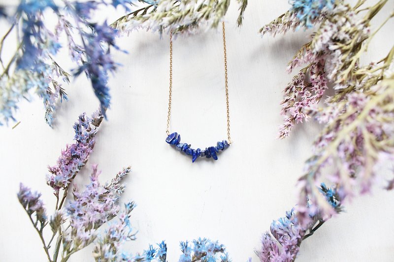 经典不规则天然石微笑款式Lapis Lazuli青金石短项链 - 项链 - 宝石 蓝色