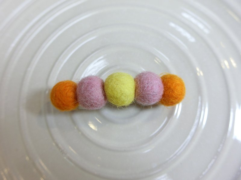 尼太太羊毛毡系列-羊毛毡球球弹簧夹-Ａ（Ｍ） - 发饰 - 羊毛 多色