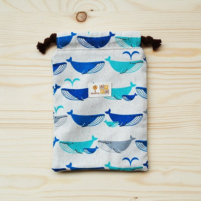 鲸鱼喷水束口袋(中)/订 - 化妆包/杂物包 - 棉．麻 蓝色