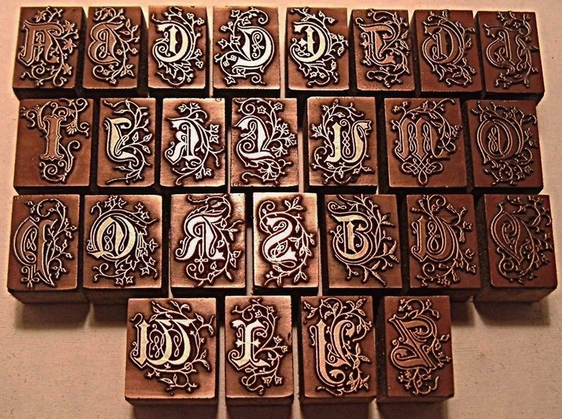 预购 英国古董字母印刷块 A-Z 老英国款 单个出售 - 印章/印台 - 木头 