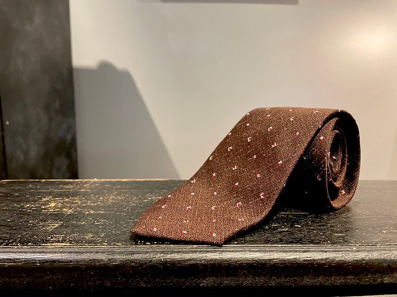 【绅装精选】咖啡色刺绣图案丝质领带 - 领带/领带夹 - 丝．绢 咖啡色