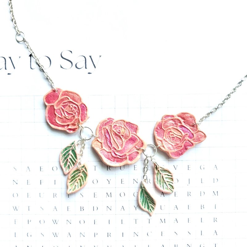 I Love U - Triple roses polymer clay necklace - 项链 - 粘土 多色