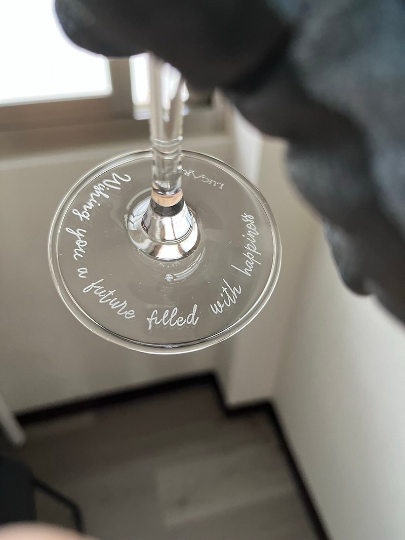 【定制化礼物】刻字玻璃杯 雕刻酒杯 (不限语言) - 杯子 - 玻璃 透明