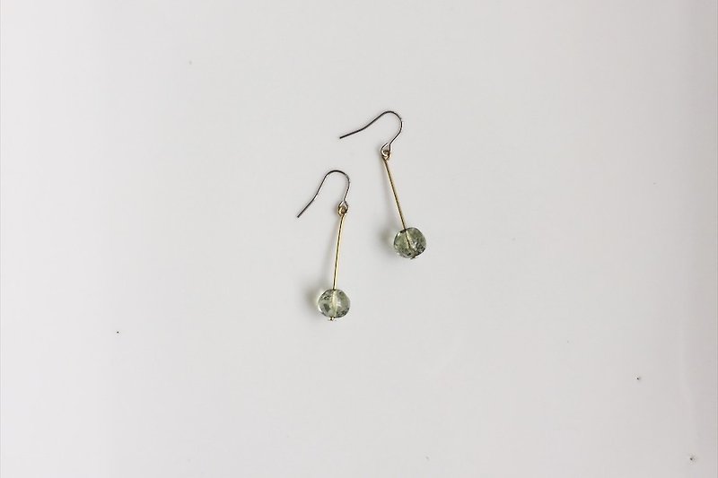 melon bomb 黄铜造型耳环 - 耳环/耳夹 - 宝石 绿色