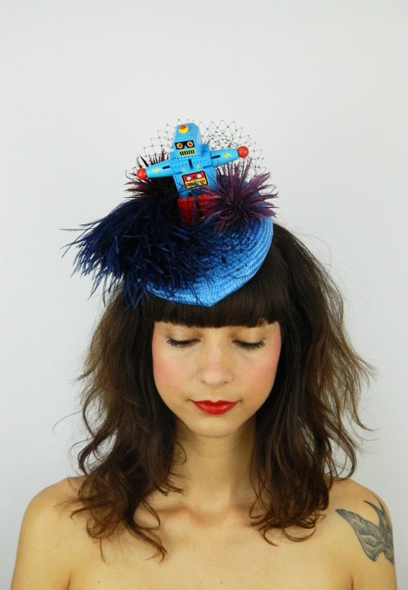 Pillbox Hat Fascinator Headpiece Feathered with Vintage Robot Toy Burlesque - 帽子 - 其他材质 蓝色