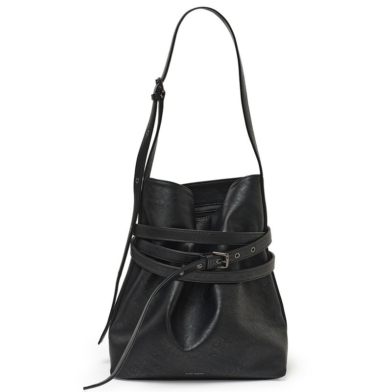 【2024春夏新品】Belt Bucket Bag M - Nappa matt black - 侧背包/斜挎包 - 人造皮革 黑色