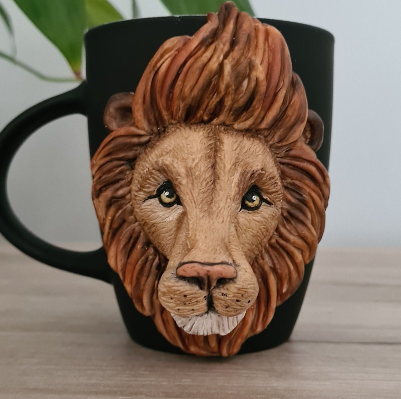 Handmade Lion on a Black Coffee Mug Decorated by Polymer Clay - 咖啡杯/马克杯 - 粘土 咖啡色