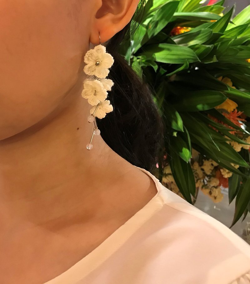 耳環/耳夾 Floral Bouquet Spray earring - 耳环/耳夹 - 贵金属 白色