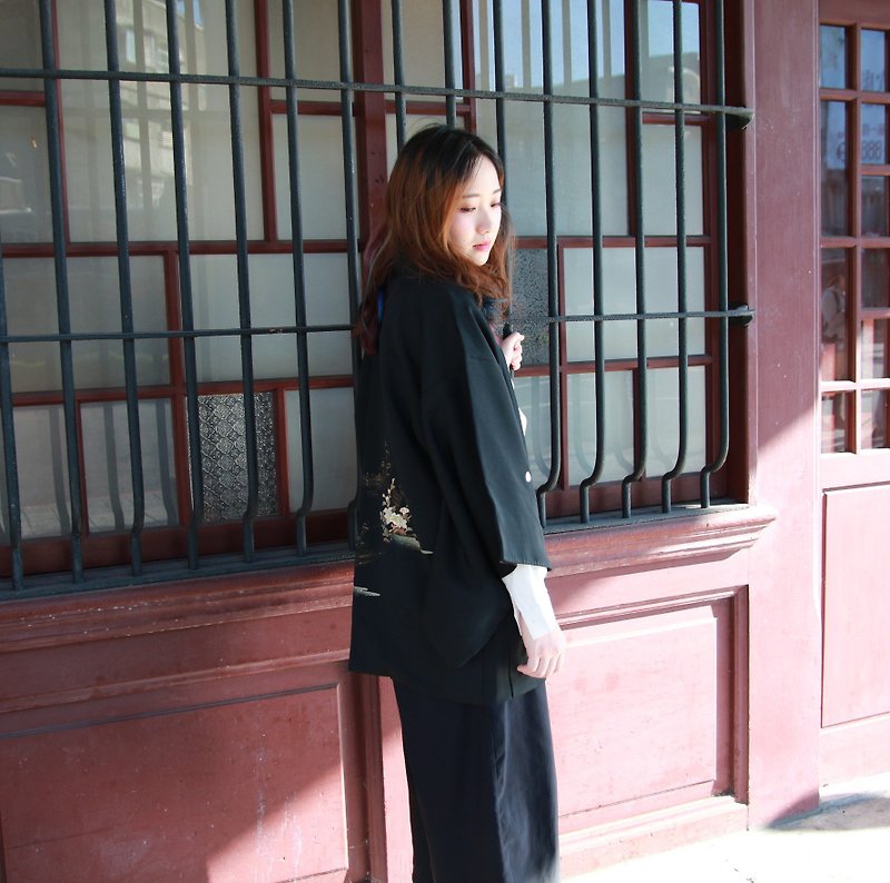 Back to Green::日本带回和服 村庄小径//手绘//  vintage kimono (KI-09) - 女装休闲/机能外套 - 丝．绢 黑色