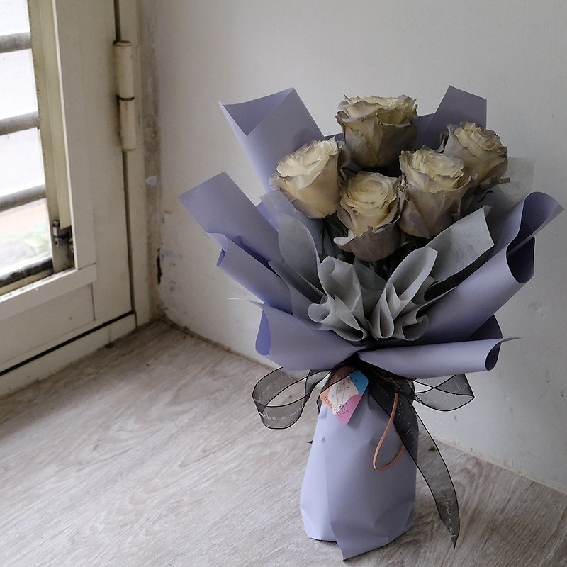 玫瑰花束自由配 浅灰滚边紫色 / 鲜花 情人节 送礼 告白 纪念日 - 植栽/盆栽 - 植物．花 