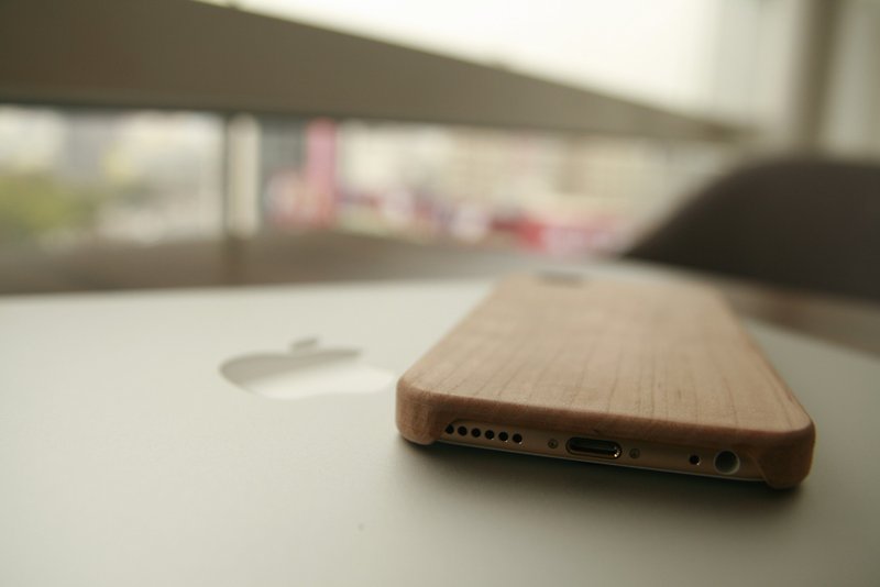 微森林．iPhone 6s-Plus 一体成形纯原木制手机壳-基本木纹款 - 手机壳/手机套 - 木头 金色