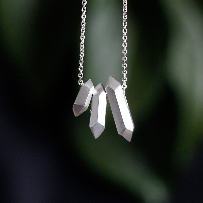 晶柱 S925银晶柱小宝石造型纯银极简吊坠项链 - 项链 - 纯银 银色