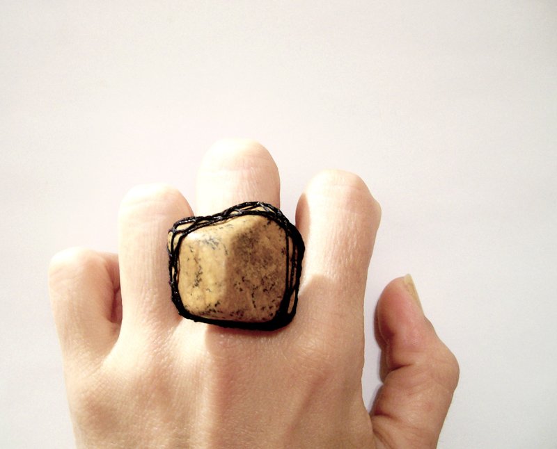 Picture Jasper Natural Gemstone Ring with Black Thread Filigree Frame - 戒指 - 宝石 咖啡色