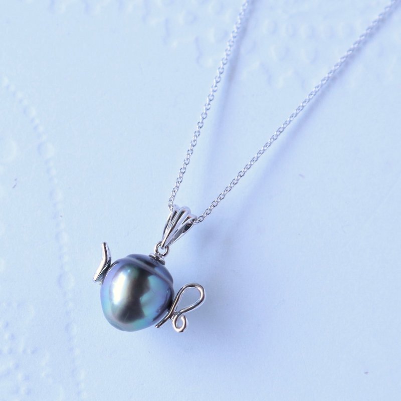 タヒチパール黒真珠とシルバーのティーポットペンダント - 项链 - 珍珠 银色